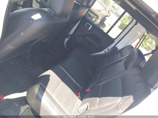 1C4HJXEN2MW528137 Jeep Wrangler Unlimited Sahara Altitude 4x4
