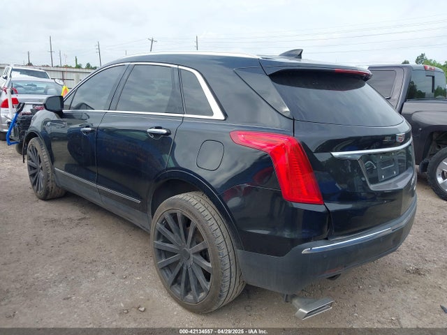 2017 CADILLAC XT5 1GYKNBRS7HZ132684 Photo 2