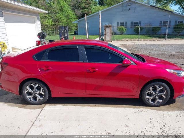 3KPF24AD8ME373412 KIA Forte Lxs