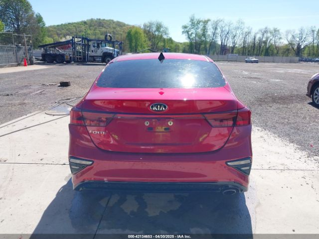 3KPF24AD8ME373412 KIA Forte Lxs
