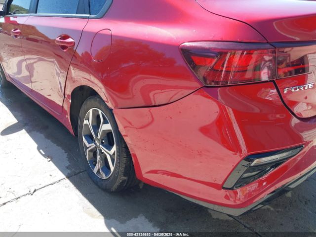 3KPF24AD8ME373412 KIA Forte Lxs