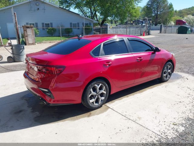 3KPF24AD8ME373412 KIA Forte Lxs