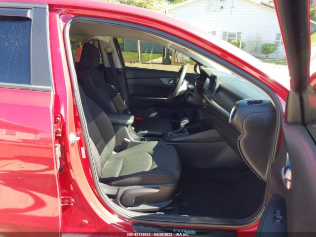 3KPF24AD8ME373412 KIA Forte Lxs