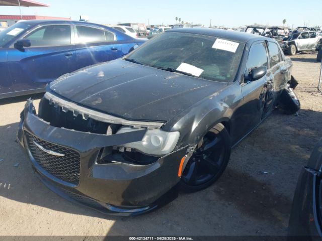 2019 CHRYSLER 300 2C3CCABG5KH562838 Photo 1