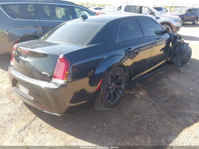 2019 CHRYSLER 300 2C3CCABG5KH562838 Photo 3