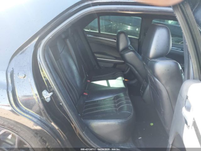 2019 CHRYSLER 300 2C3CCABG5KH562838 Photo 7