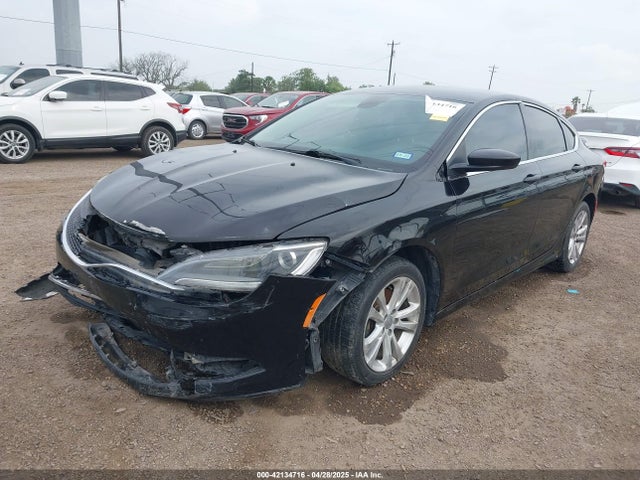 Chrysler 200 Limited 2016 1C3CCCAB2GN160419 Image 2
