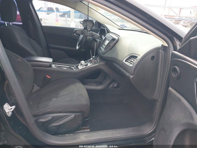 Chrysler 200 Limited 2016 1C3CCCAB2GN160419 Image 5