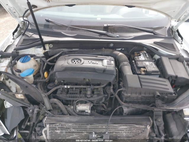 1VWAT7A38GC061082 Volkswagen Passat 1.8t R-line