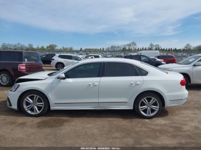 1VWAT7A38GC061082 Volkswagen Passat 1.8t R-line