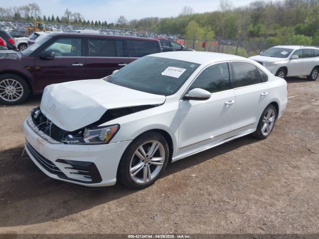1VWAT7A38GC061082 Volkswagen Passat 1.8t R-line