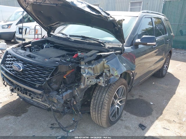 1FM5K8GT6JGC83300 Ford EXPLORER SPORT