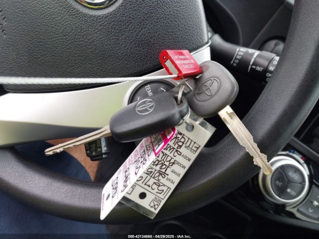 JTDKDTB33F1114292 Toyota Prius C Two