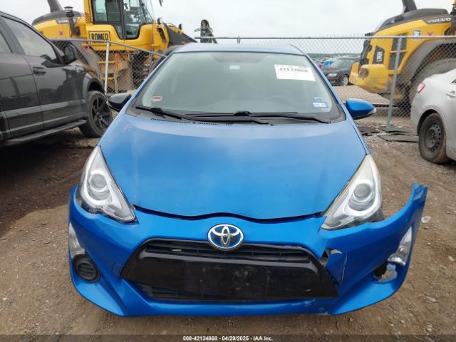 JTDKDTB33F1114292 Toyota Prius C Two