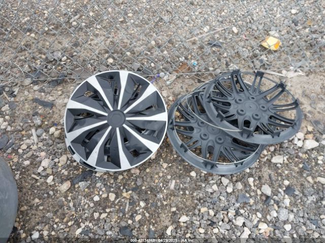 JTDKDTB33F1114292 Toyota Prius C Two