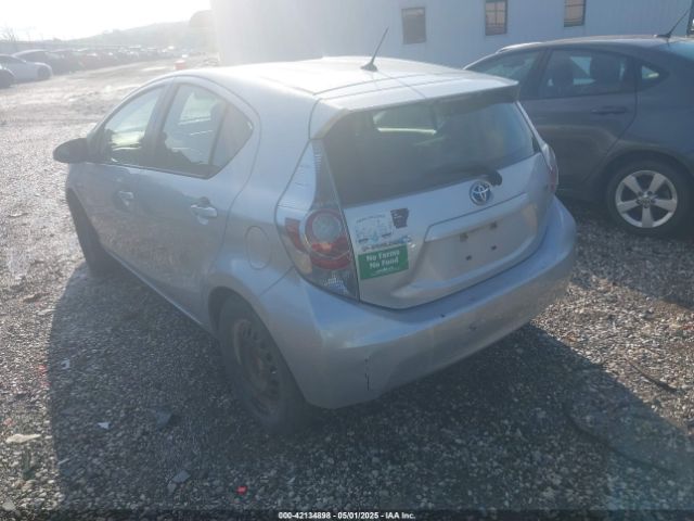 JTDKDTB31E1563677 Toyota Prius C One