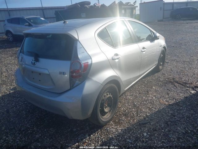 JTDKDTB31E1563677 Toyota Prius C One