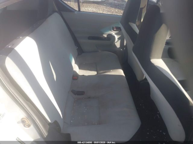 JTDKDTB31E1563677 Toyota Prius C One