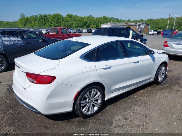 Chrysler 200 Limited 2015 1C3CCCAB2FN662376 Image 4
