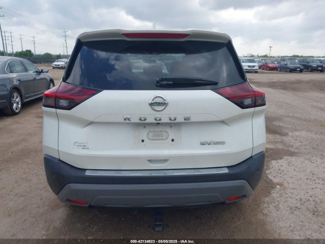 5N1AT3BB4MC817550 Nissan Rogue Sv Intelligent Awd