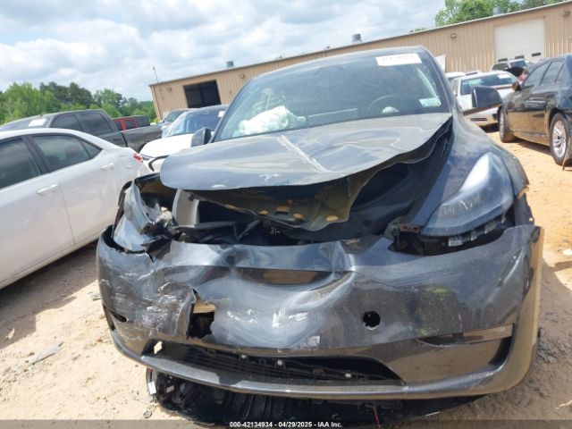 7SAYGDEE8RF988950 Tesla Model Y