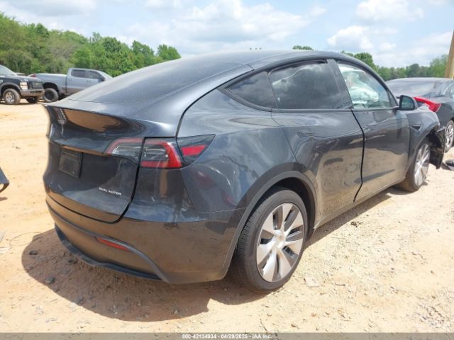 7SAYGDEE8RF988950 Tesla Model Y