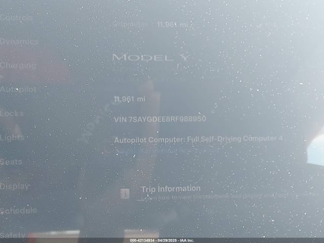 7SAYGDEE8RF988950 Tesla Model Y