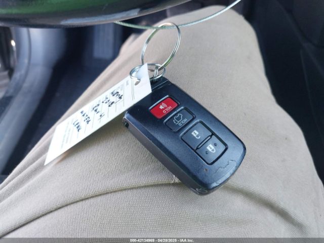 2T3JFREV4JW841117 Toyota RAV4 SE