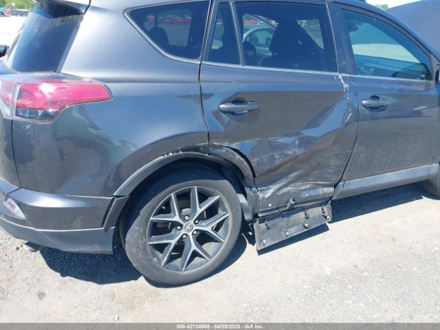 2T3JFREV4JW841117 Toyota RAV4 SE