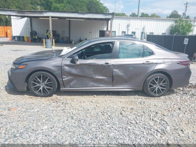4T1T11AK5NU701354 Toyota CAMRY SE