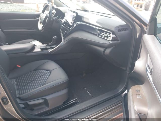 4T1T11AK5NU701354 Toyota CAMRY SE