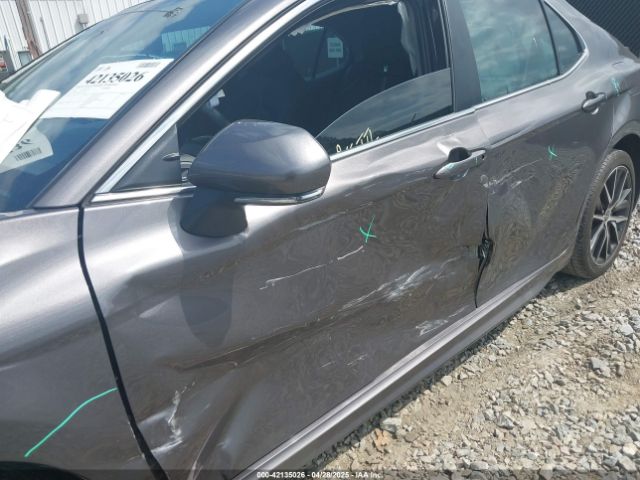 4T1T11AK5NU701354 Toyota CAMRY SE