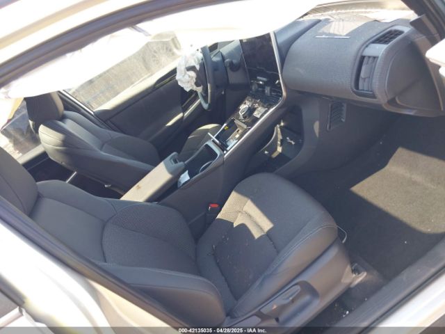 2024 TOYOTA BZ4X JTMABACA3RA087070 Photo 4