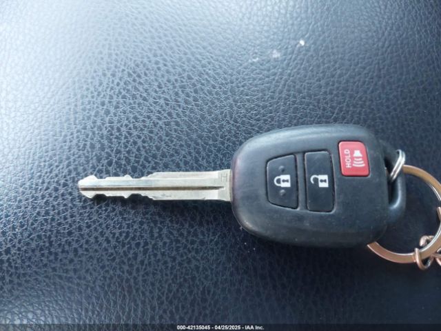 JTMRFREV8FD101304 Toyota Rav4 Xle