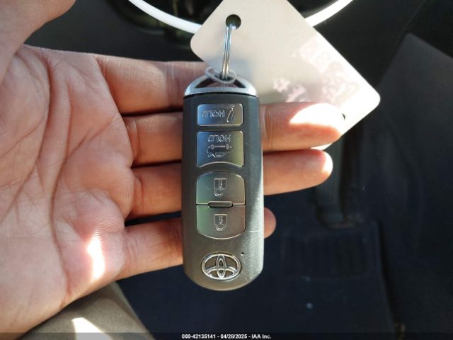 3MYDLBYV5HY170037 Toyota YARIS IA