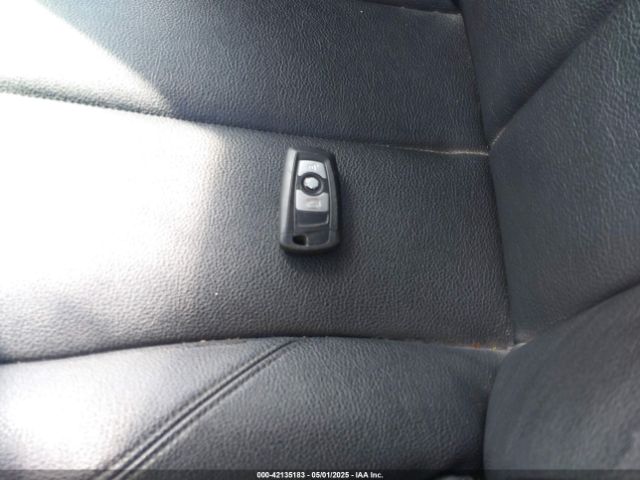 WBA3C3G51FNT51032 BMW 320i Xdrive