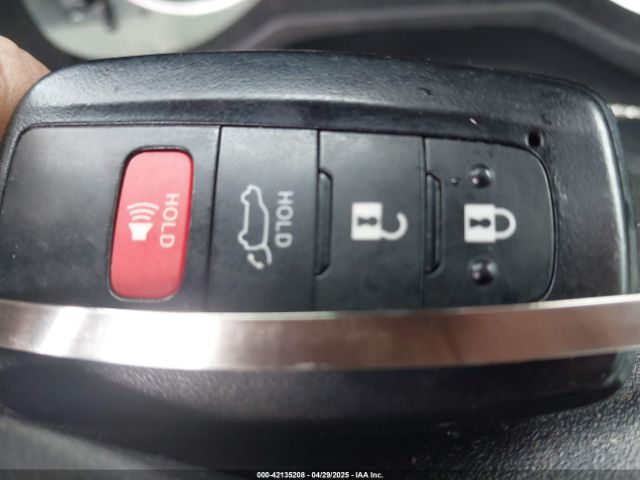 4T3RWRFVXNU057564 Toyota Rav4 Hybrid Xle