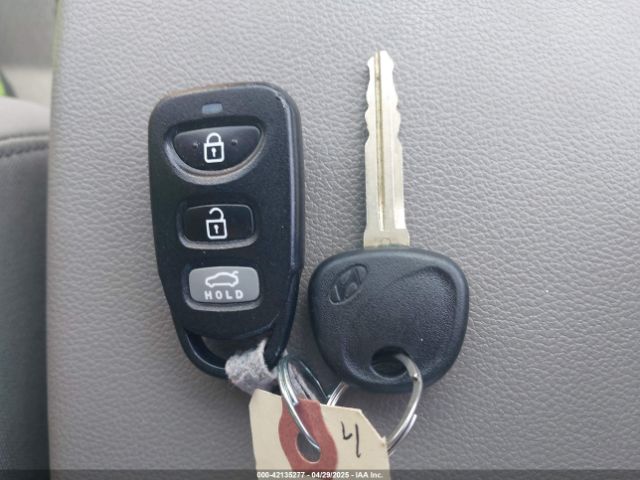 5NPD84LFXHH159480 Hyundai ELANTRA SE