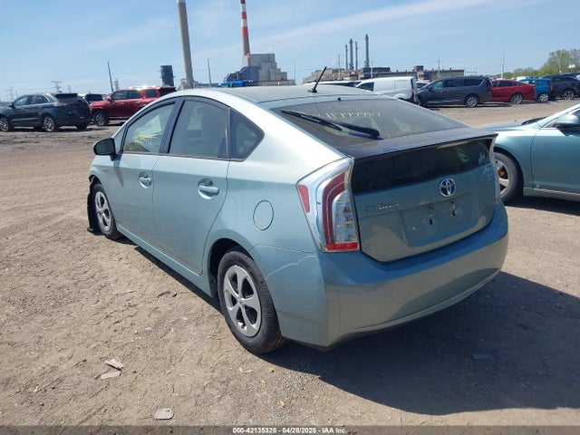Toyota Prius Two 2014 JTDKN3DU9E1782924 Image 3