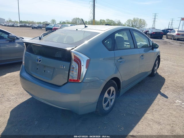 Toyota Prius Two 2014 JTDKN3DU9E1782924 Image 4