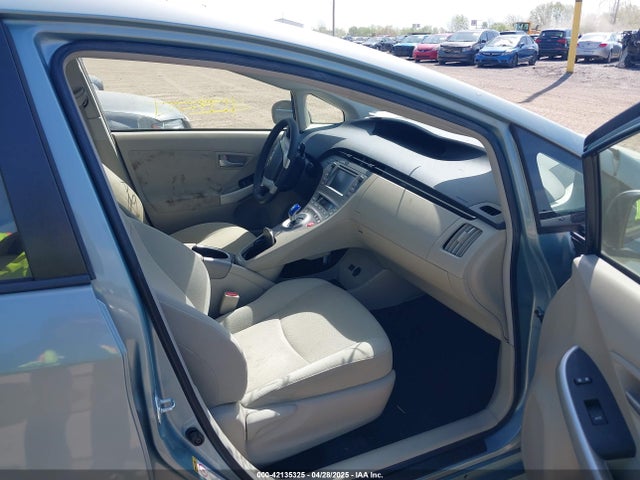 Toyota Prius Two 2014 JTDKN3DU9E1782924 Image 5