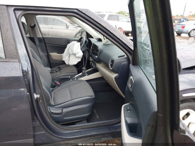 2022 HYUNDAI VENUE KMHRC8A39NU154191 Photo 4
