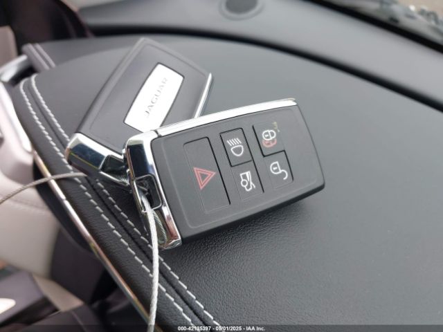2023 JAGUAR XF SAJBL4GXXPCY93265 Photo 10