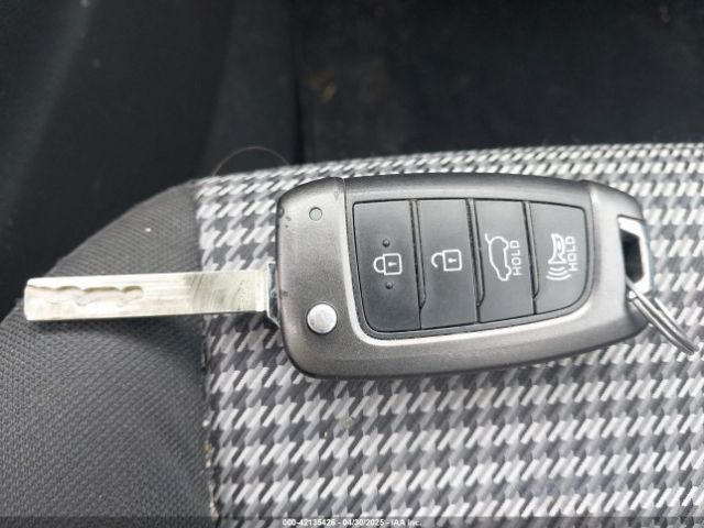 KM8K1CAA6JU106943 Hyundai Kona Se