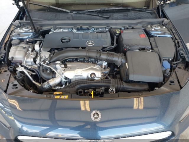 W1K3G4FB8NJ331957 Mercedes-Benz A 220 4matic
