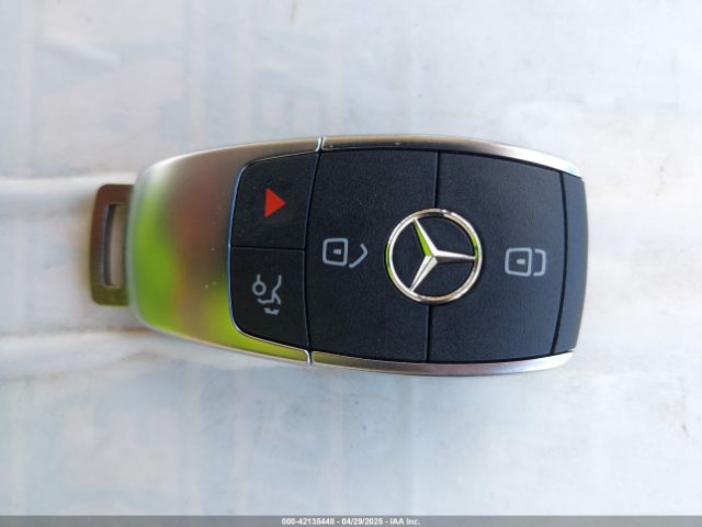 W1K3G4FB8NJ331957 Mercedes-Benz A 220 4matic