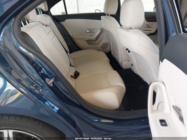 W1K3G4FB8NJ331957 Mercedes-Benz A 220 4matic