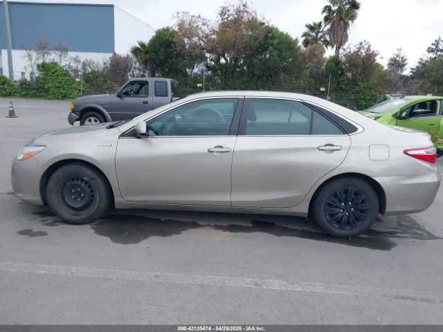 4T1BD1FK4FU165560 Toyota Camry Hybrid Le