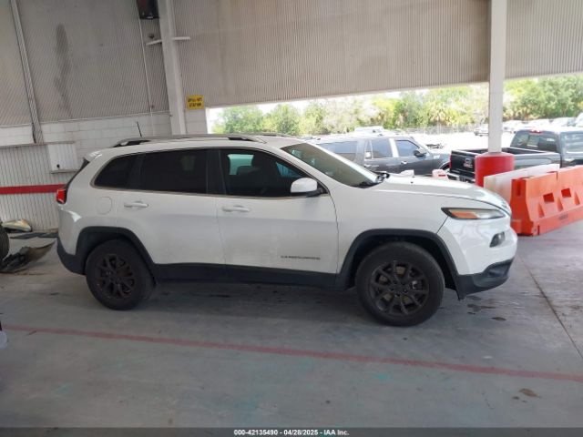 1C4PJMCB5GW296303 Jeep Cherokee Latitude