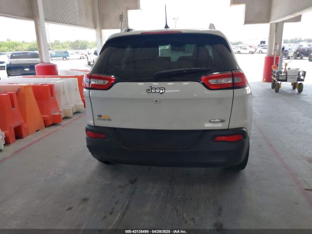 1C4PJMCB5GW296303 Jeep Cherokee Latitude